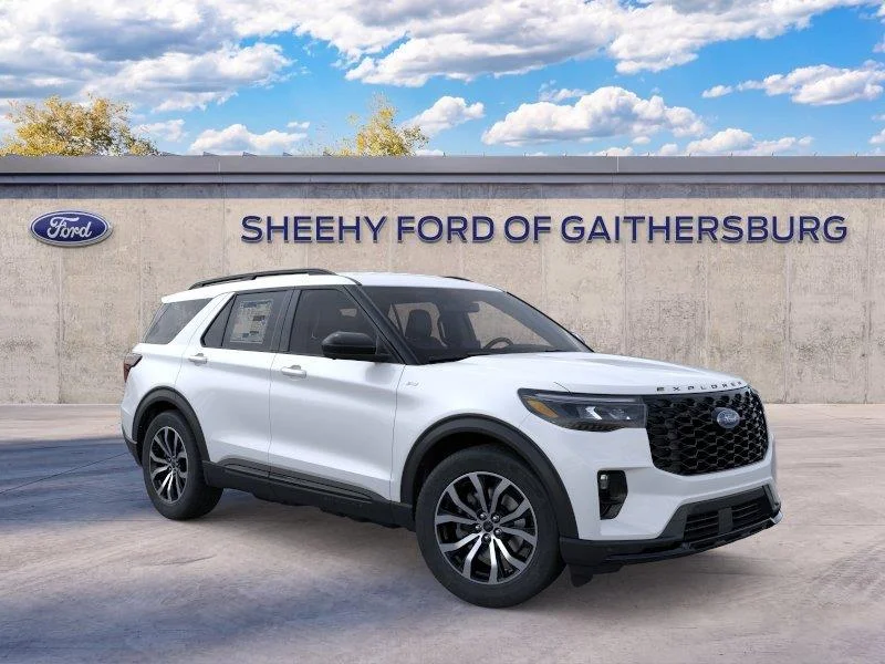 New 2026 Star White Metallic Tri-Coat Ford ST-Line image 1
