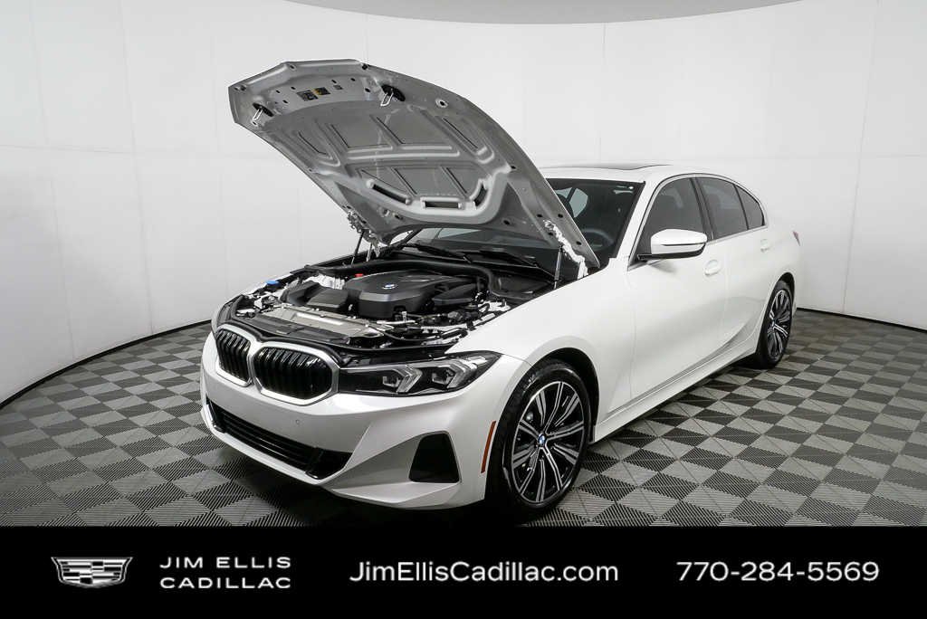 2025 BMW 3 Series 330i - Photo 33