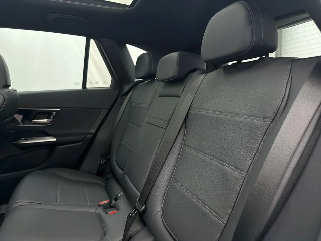 Certified Used 2026 White Mercedes-Benz GLC 300 image 19