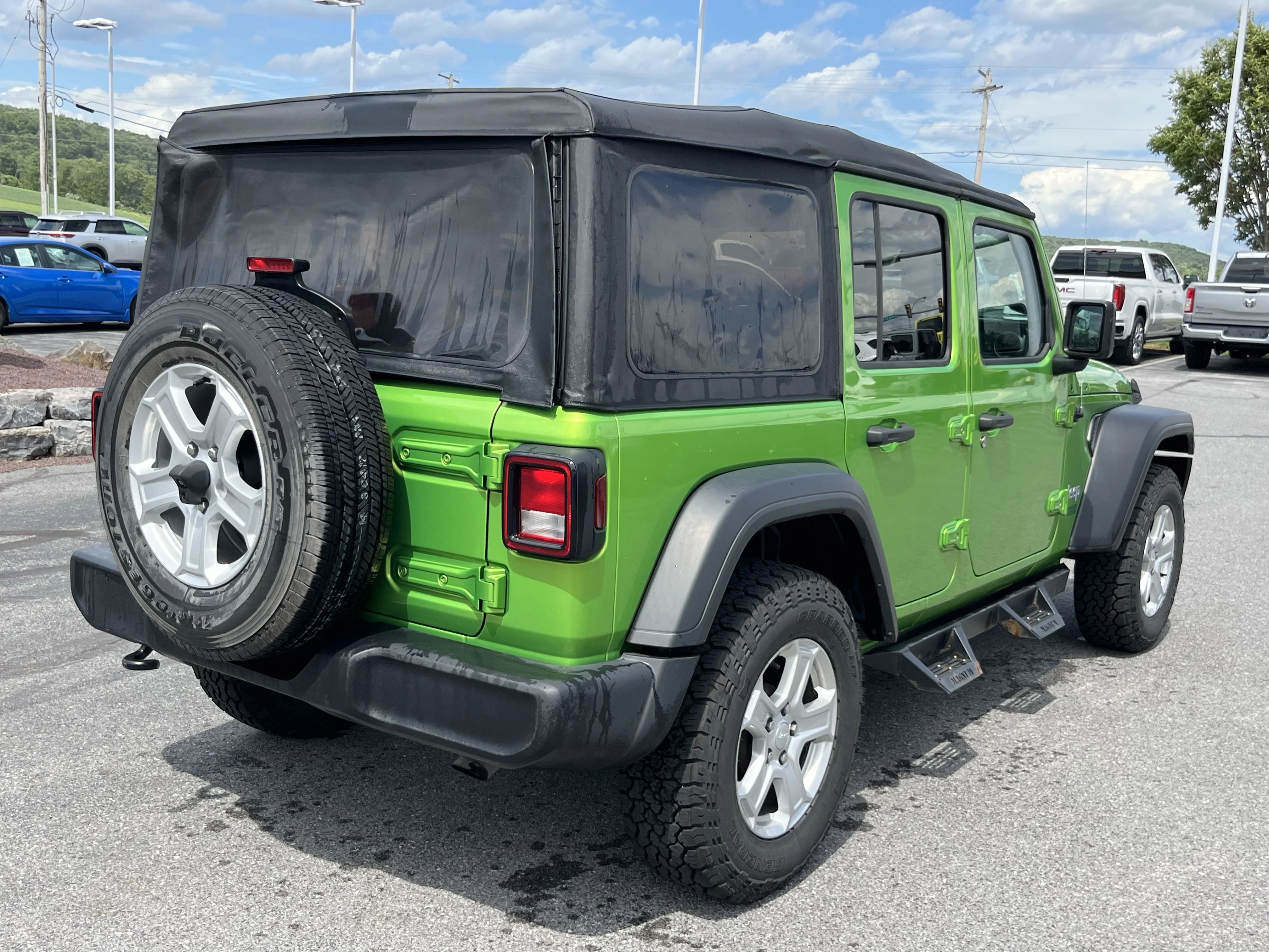 Used 2018 Mojito! Clearcoat Jeep Unlimited Sport S image 5