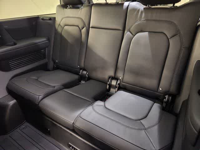 Used 2026 Santorini Black Metallic Land Rover S image 32