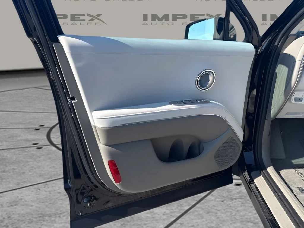 Used 2026 Black Hyundai SEL image 25