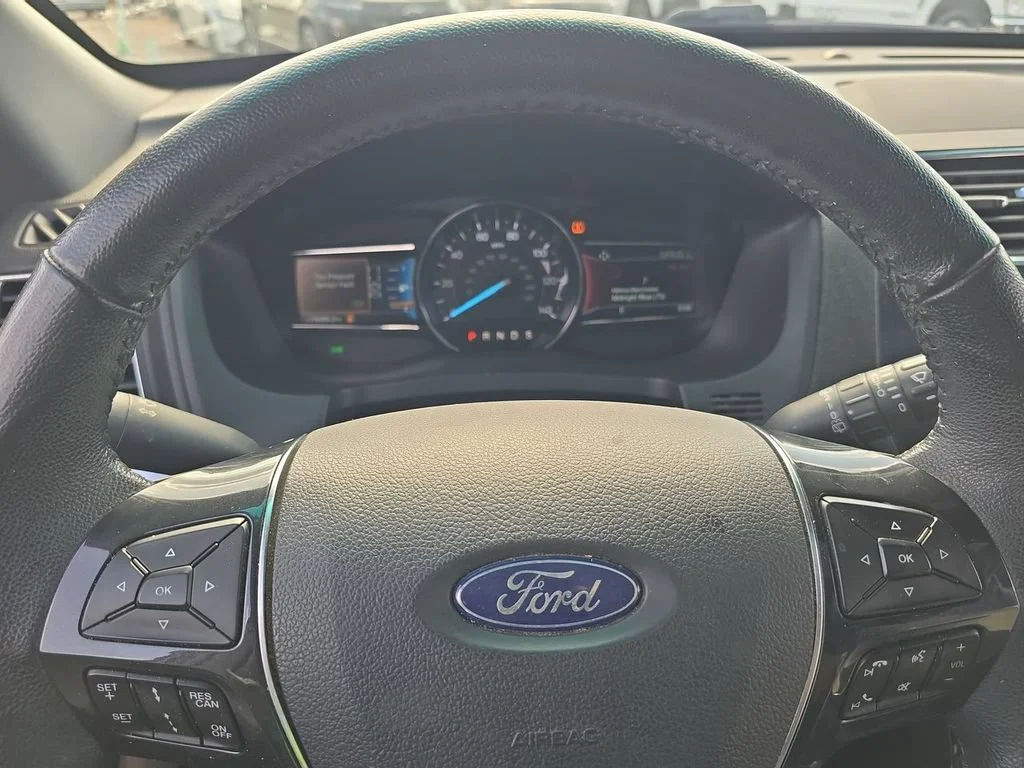 Used 2018 Red Ford Limited image 17