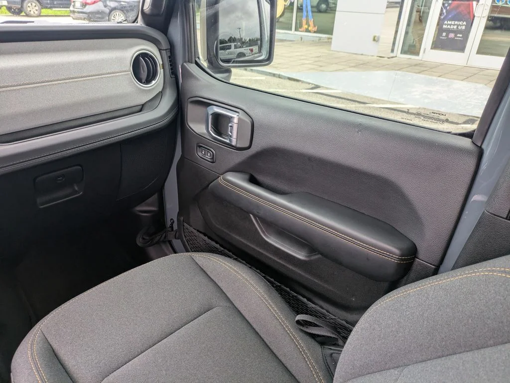 Used 2024 Gray Jeep Sahara image 16