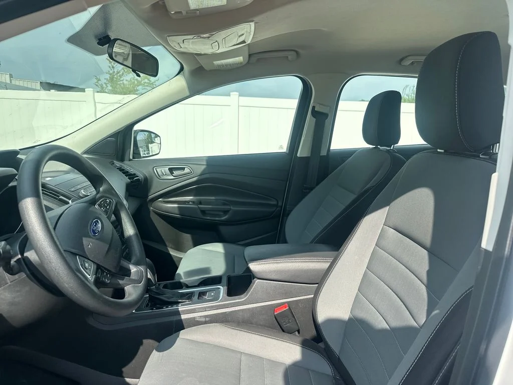 Used 2019 White Ford S image 6