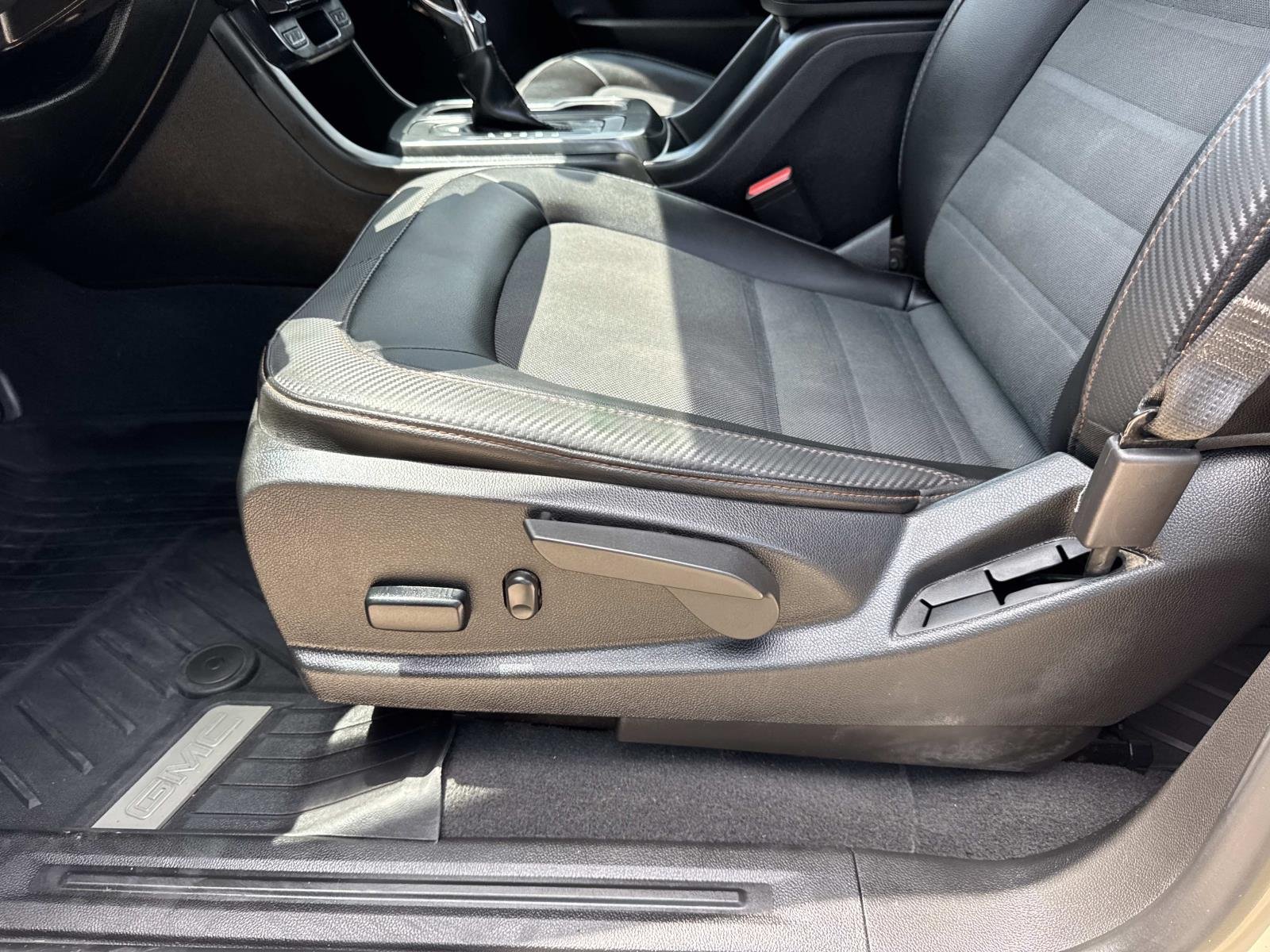 Used 2022 Desert Sand Metallic GMC 4WD AT4 w/Cloth image 16