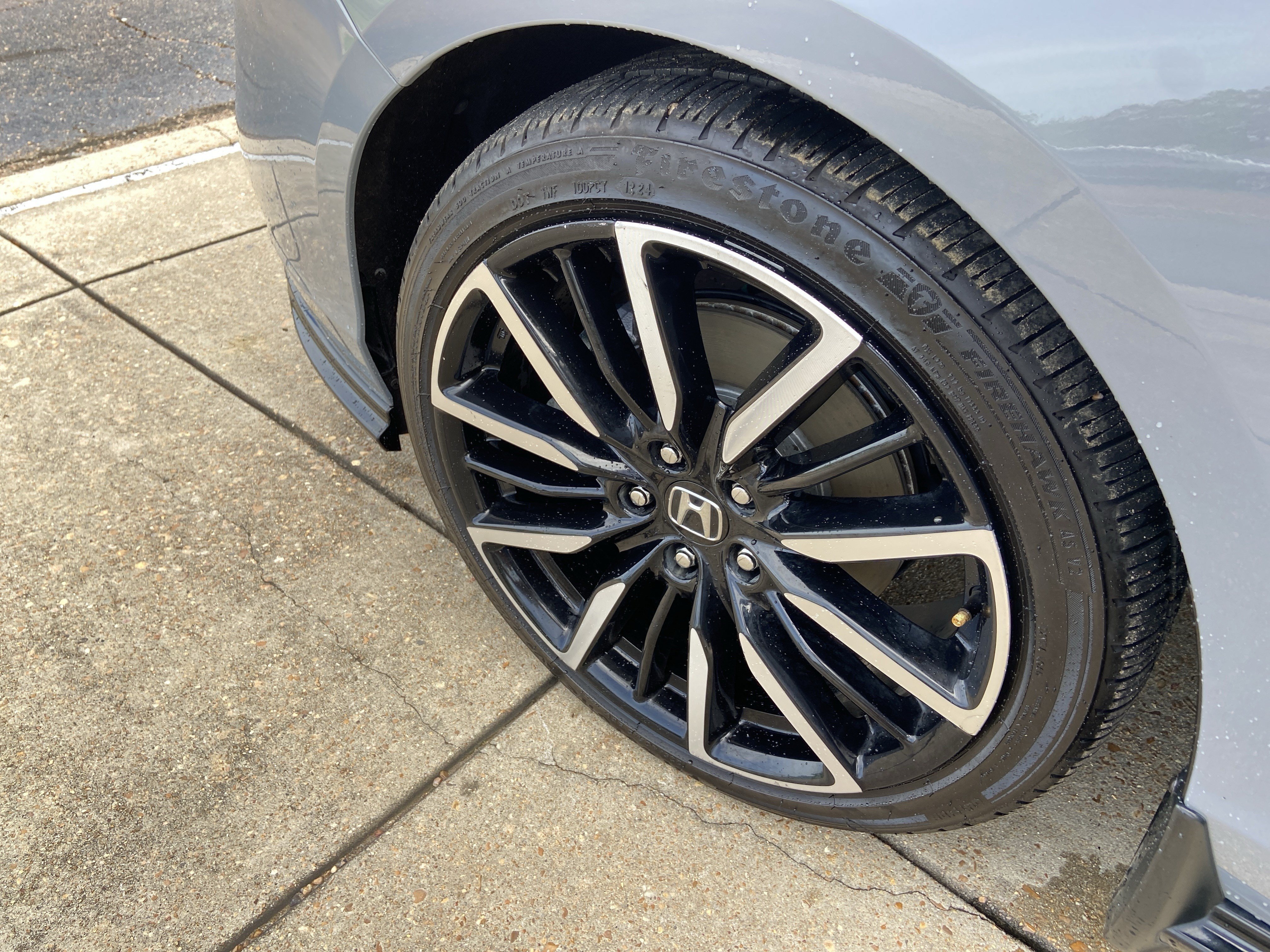 Used 2023 Urban Gray Pearl Honda Touring image 25