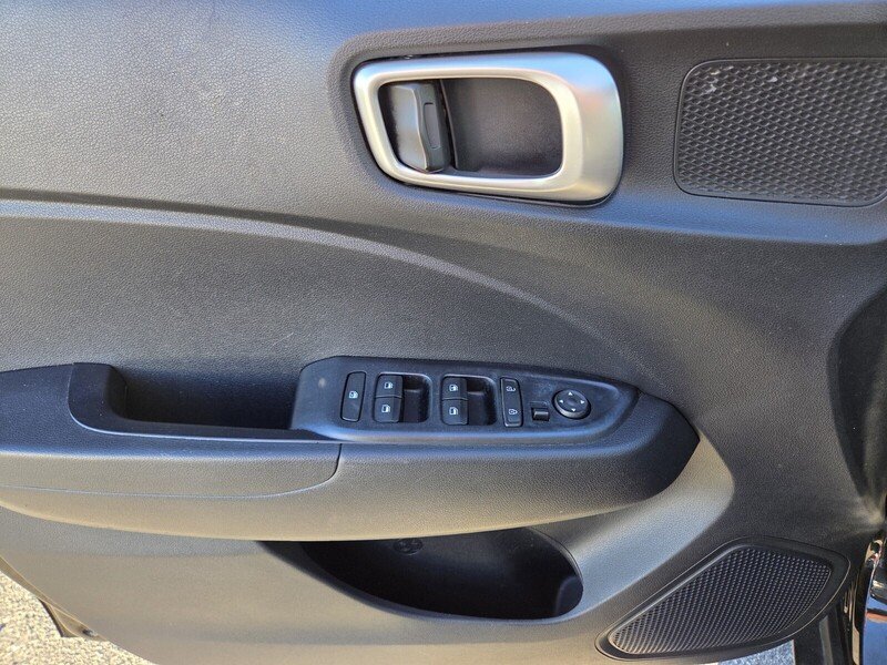 Used 2021 Black Hyundai SE image 22