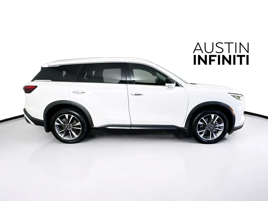 Certified Used 2025 Majestic INFINITI LUXE image 11