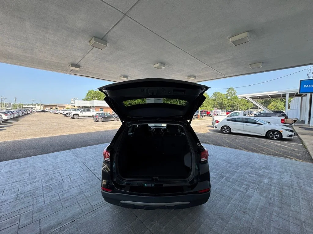 Used 2024 Black Chevrolet LT image 9