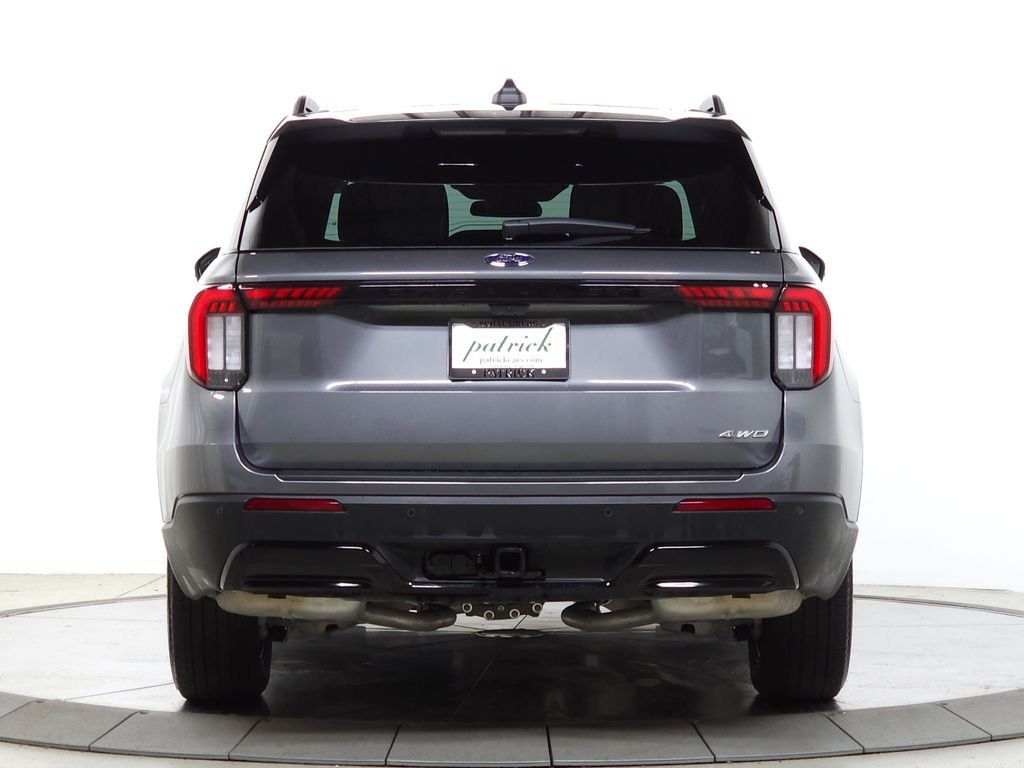 Used 2025 Gray Metallic Ford ST-Line image 8
