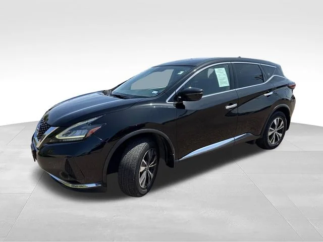 Used 2019 Black Nissan S image 3