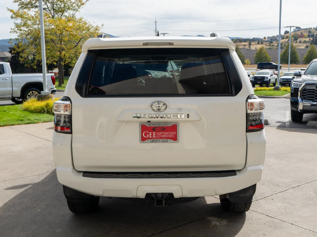 Used 2020 White Toyota SR5 Premium image 6
