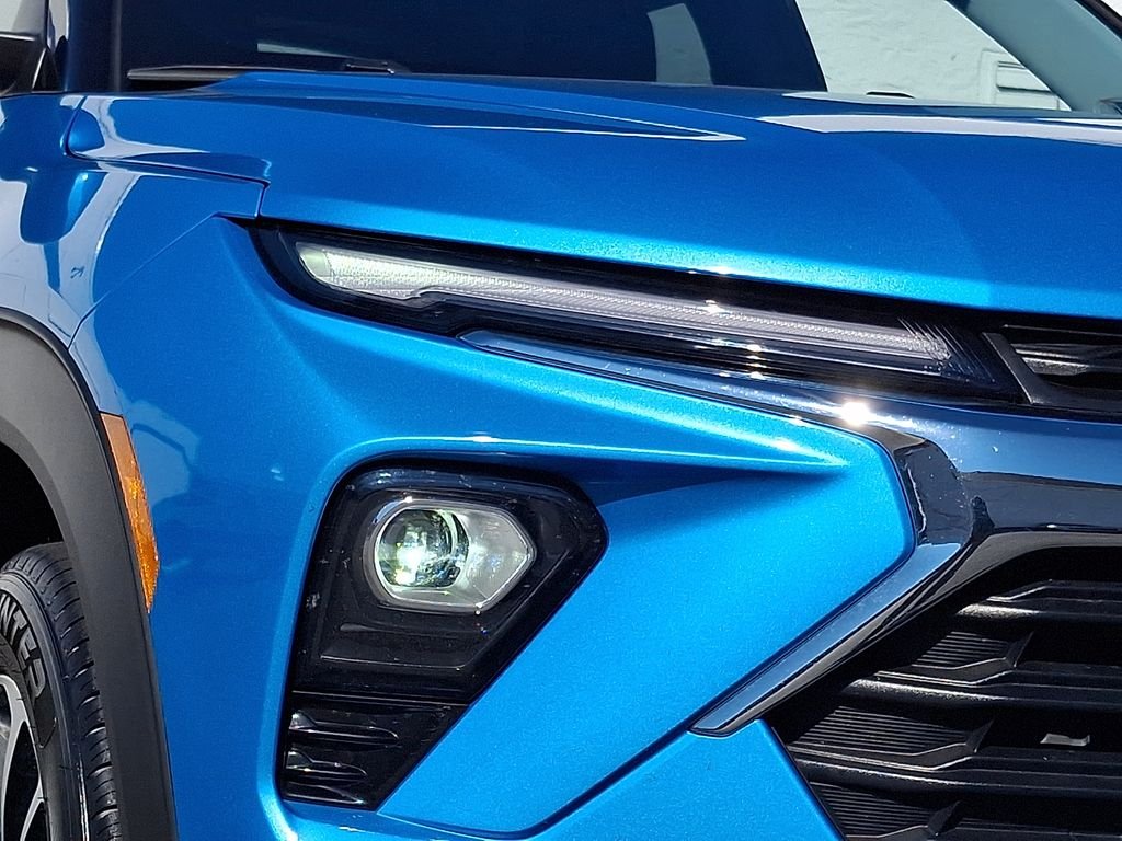 Used 2025 Blue Chevrolet LT image 9
