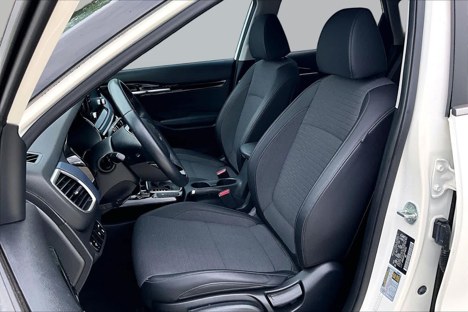 Used 2023 Snow White Pearl Kia S image 8