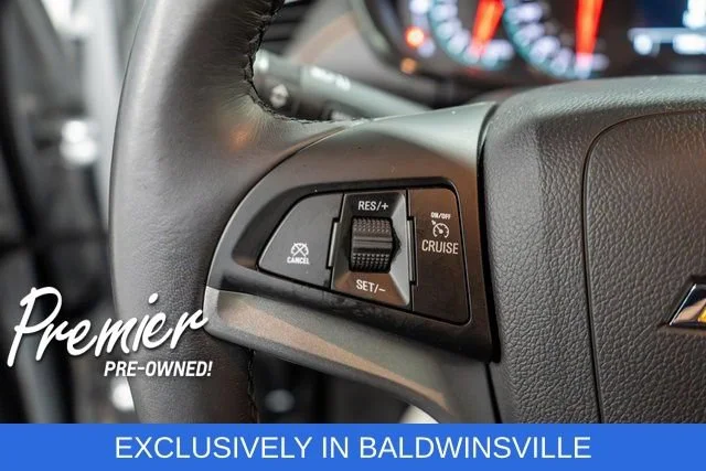 Used 2022 SILVER ICE METALLIC Chevrolet LT image 20