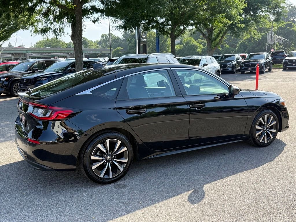 Used 2024 Crystal Black Pearl Honda EX-L image 10