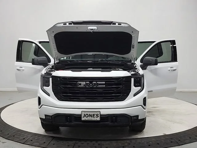 Used 2024 Summit White GMC Elevation image 10