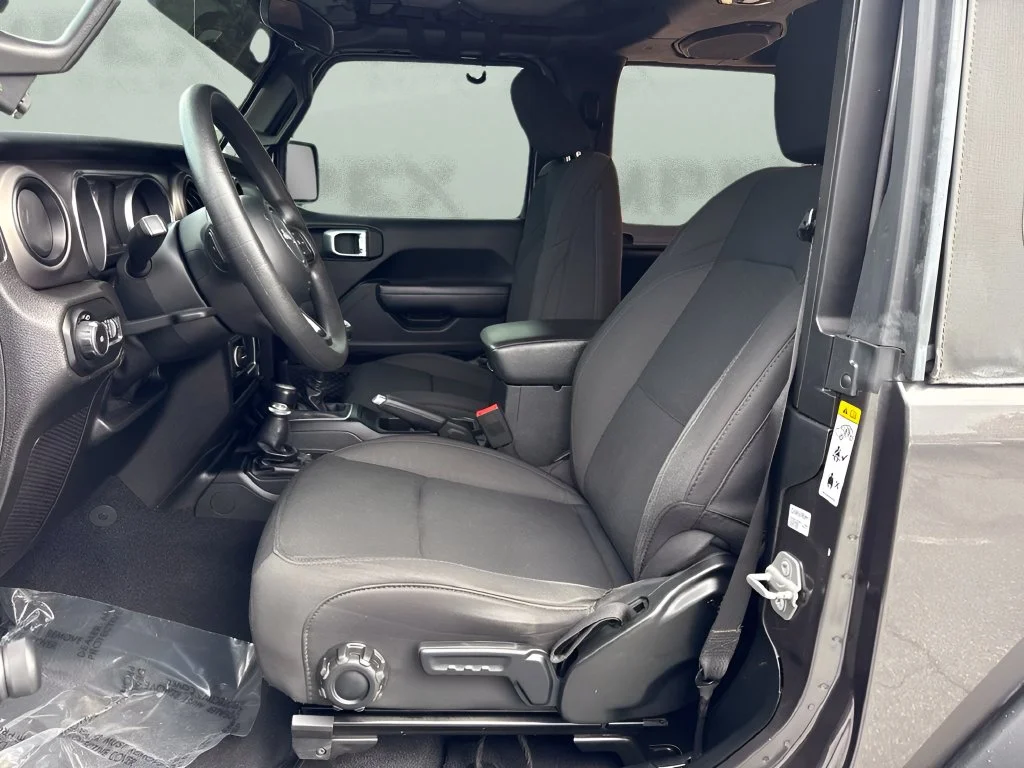 Used 2020 Gray Jeep Sport image 9