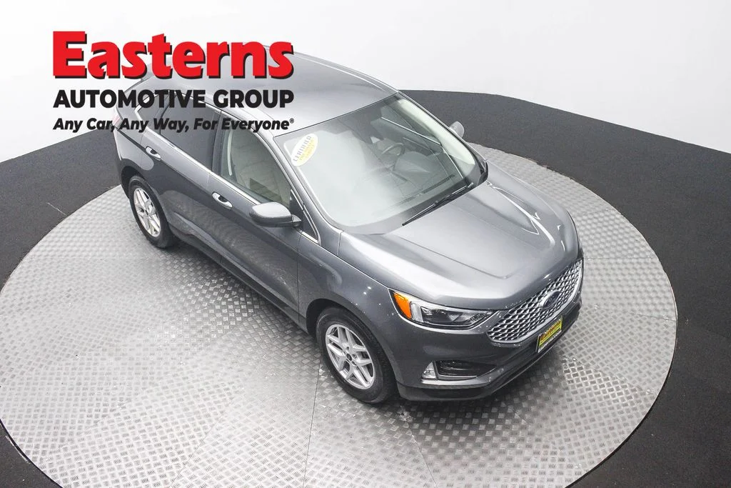 Used 2023 Gray Ford SEL image 3