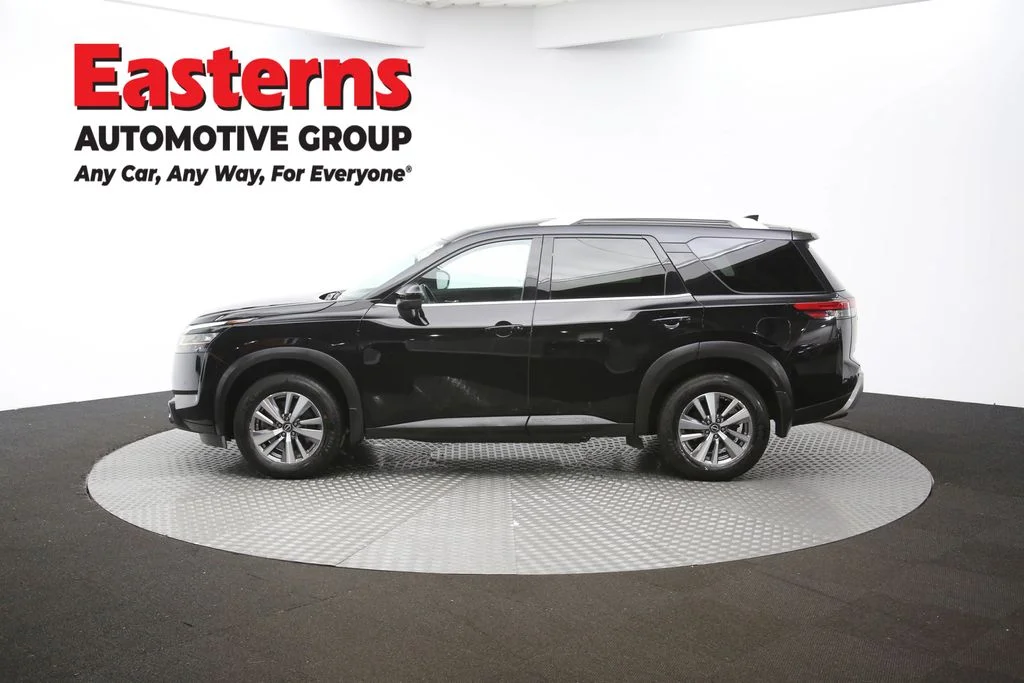 Used 2022 Black Nissan SL image 62