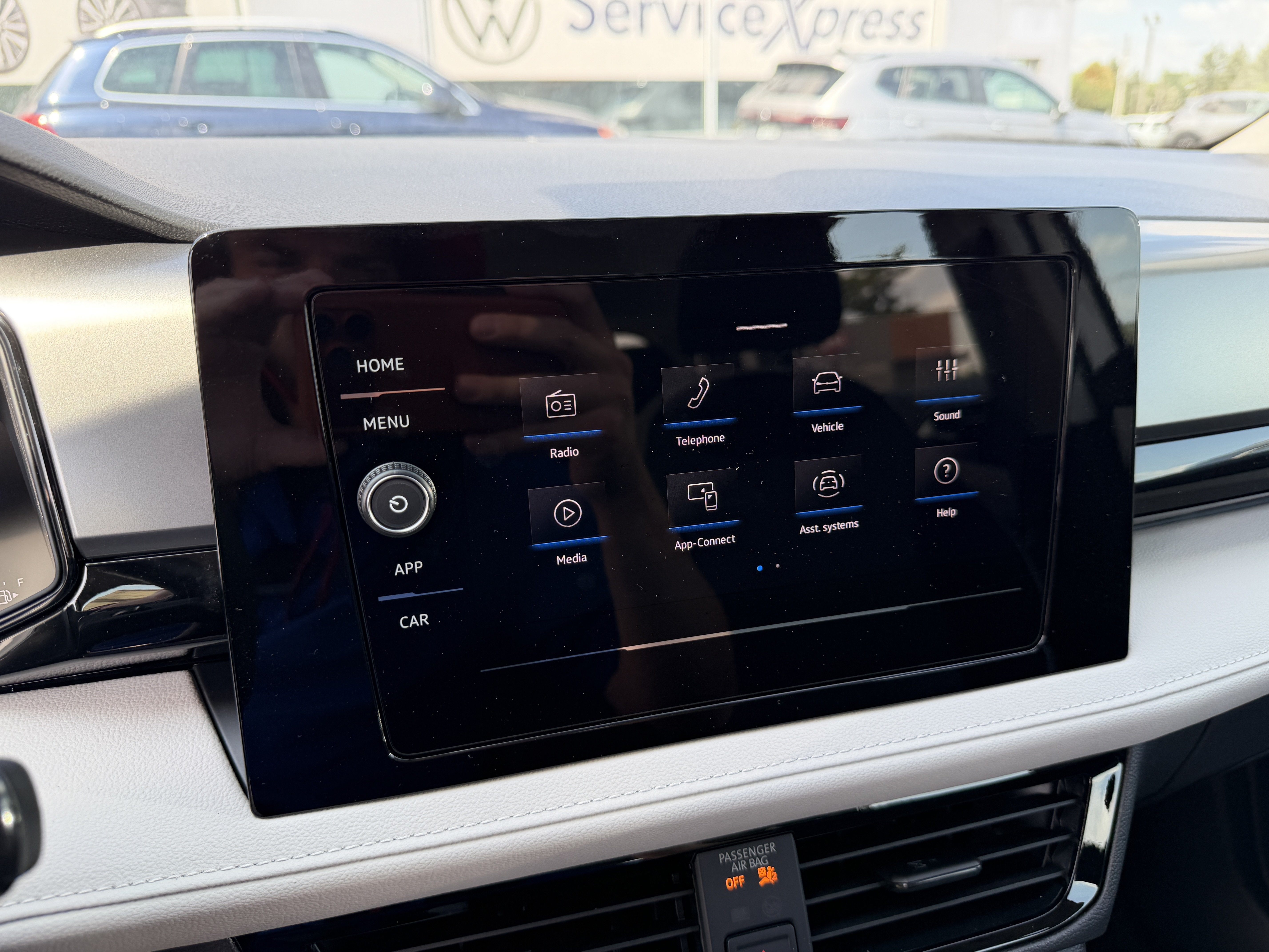 New 2026 Platinum Gray Metallic Volkswagen S image 17