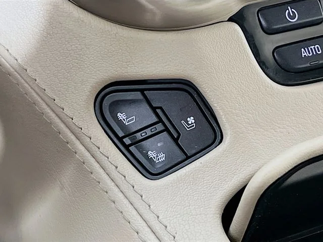 Used 2020 Black GMC Denali image 22