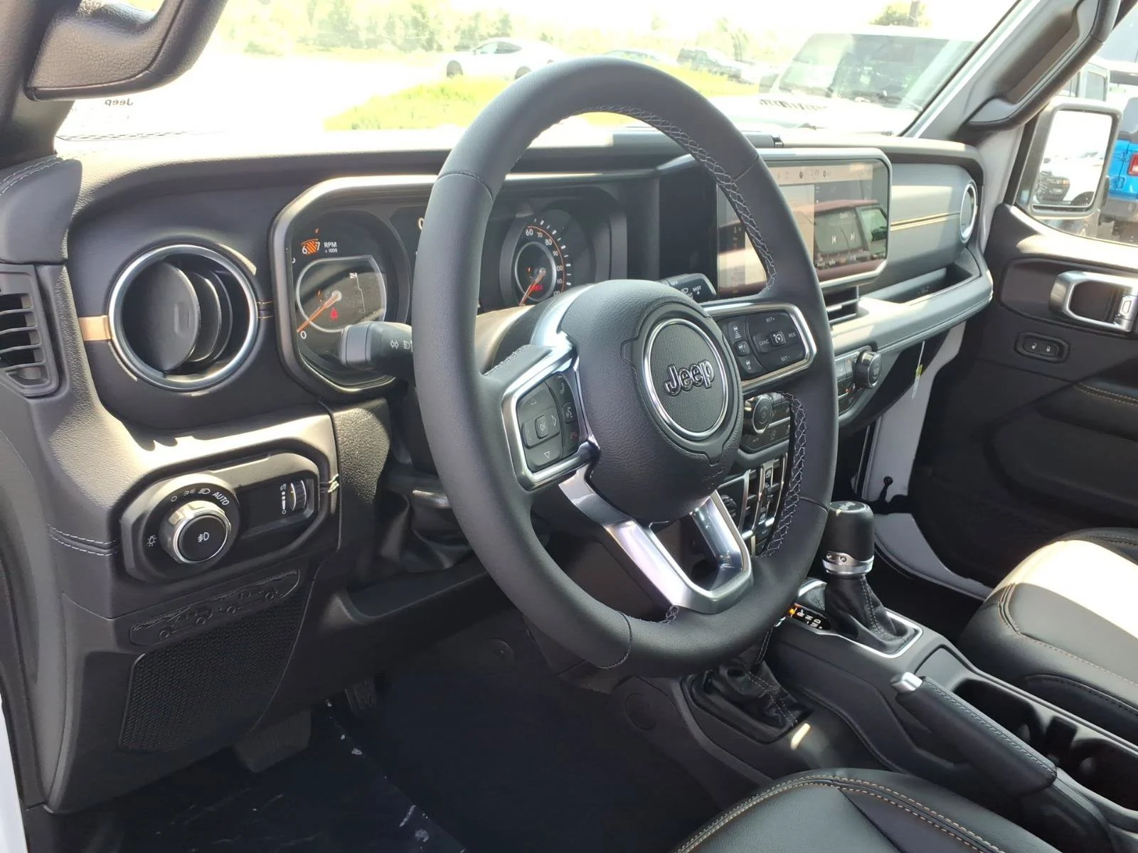 New 2026 Bright White Clear-Coat Exterior Paint Jeep Sahara image 5