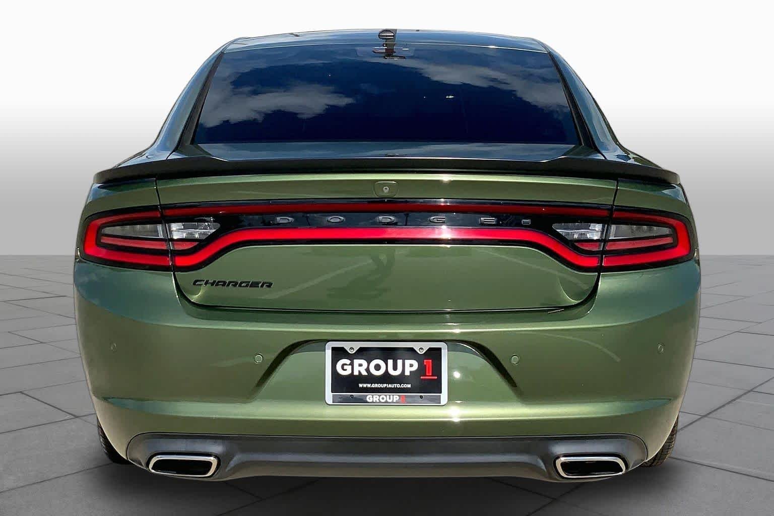 Used 2021 F8 Green Dodge SXT image 4