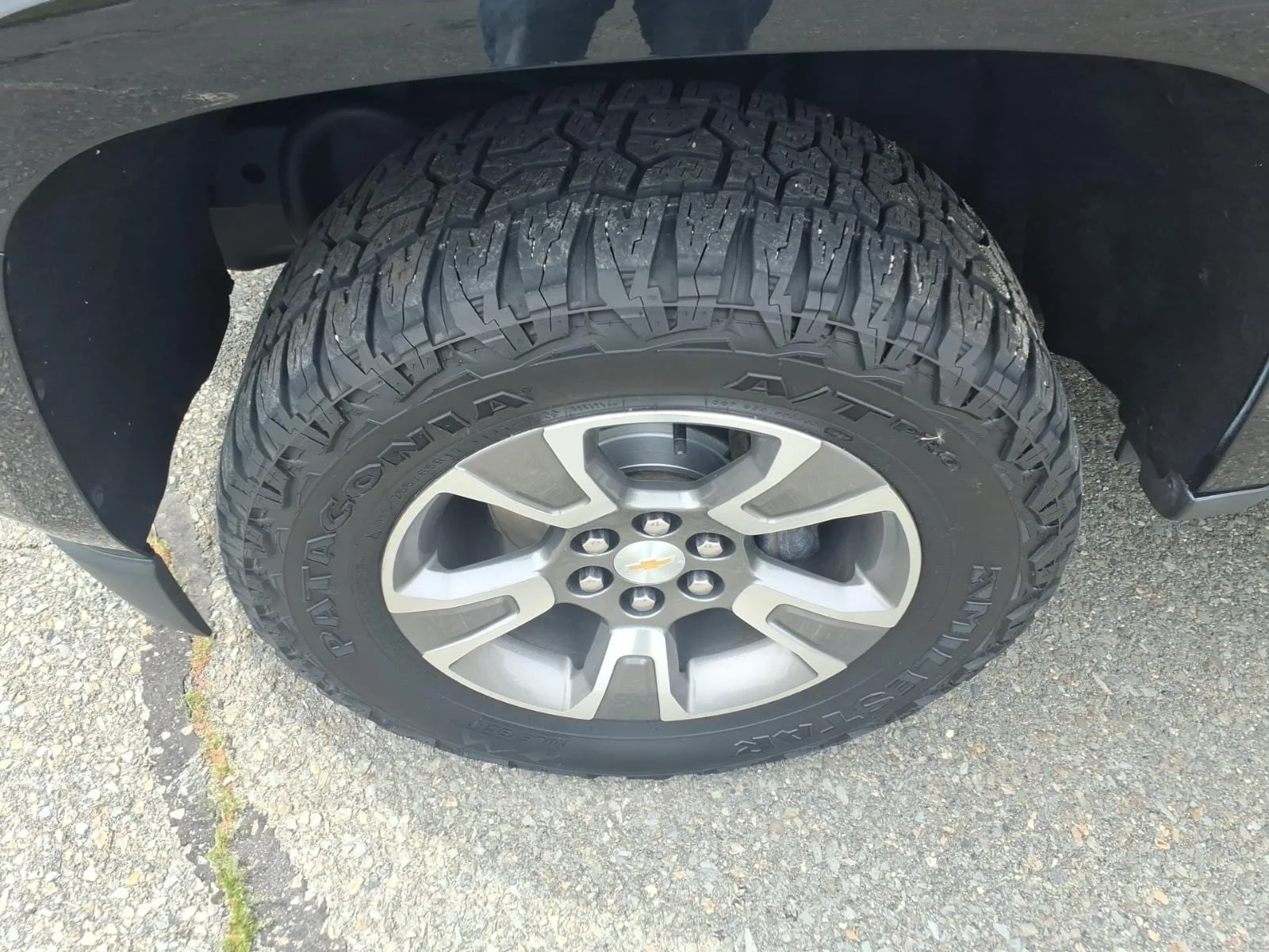 Used 2019 Black Chevrolet Z71 image 11