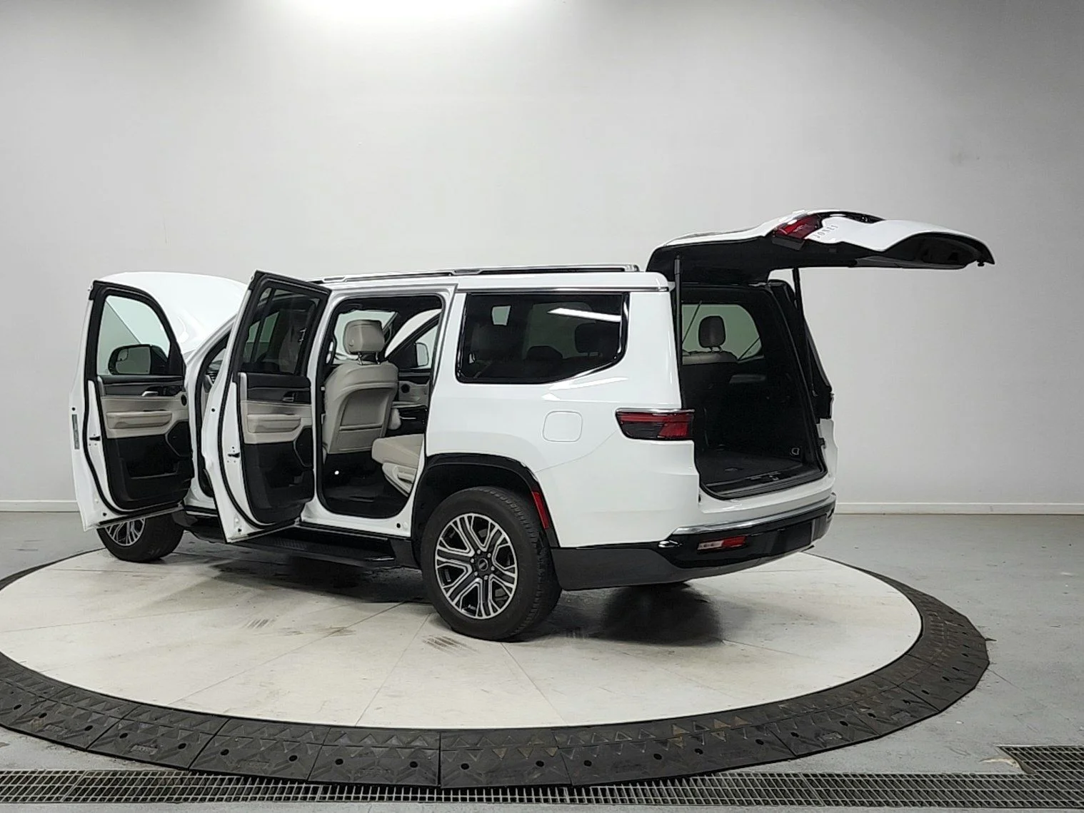 Used 2025 Bright White Clearcoat Jeep Base image 13