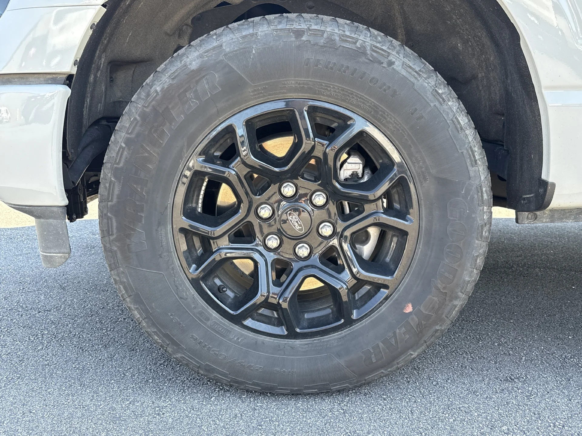 Certified Used 2024 Avalanche Ford XLT image 19