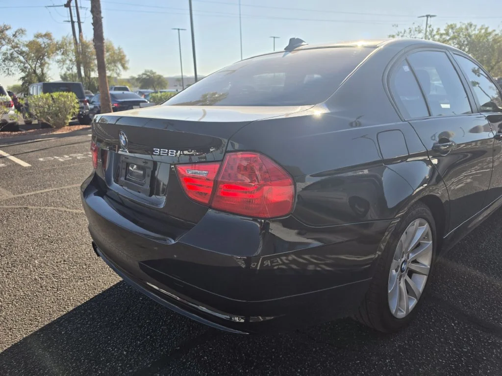 Used 2011 Black BMW 328i image 5