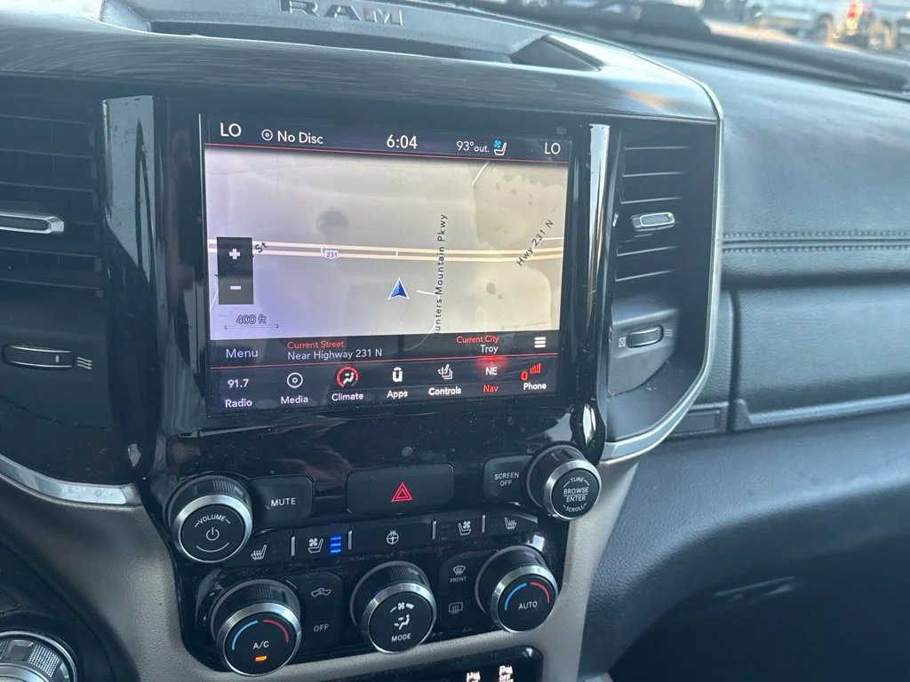 Used 2019 Diamond Black Cry Ram Laramie image 17