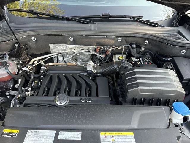 Used 2023 Black Volkswagen 3.6L V6 SE w/Technology image 28