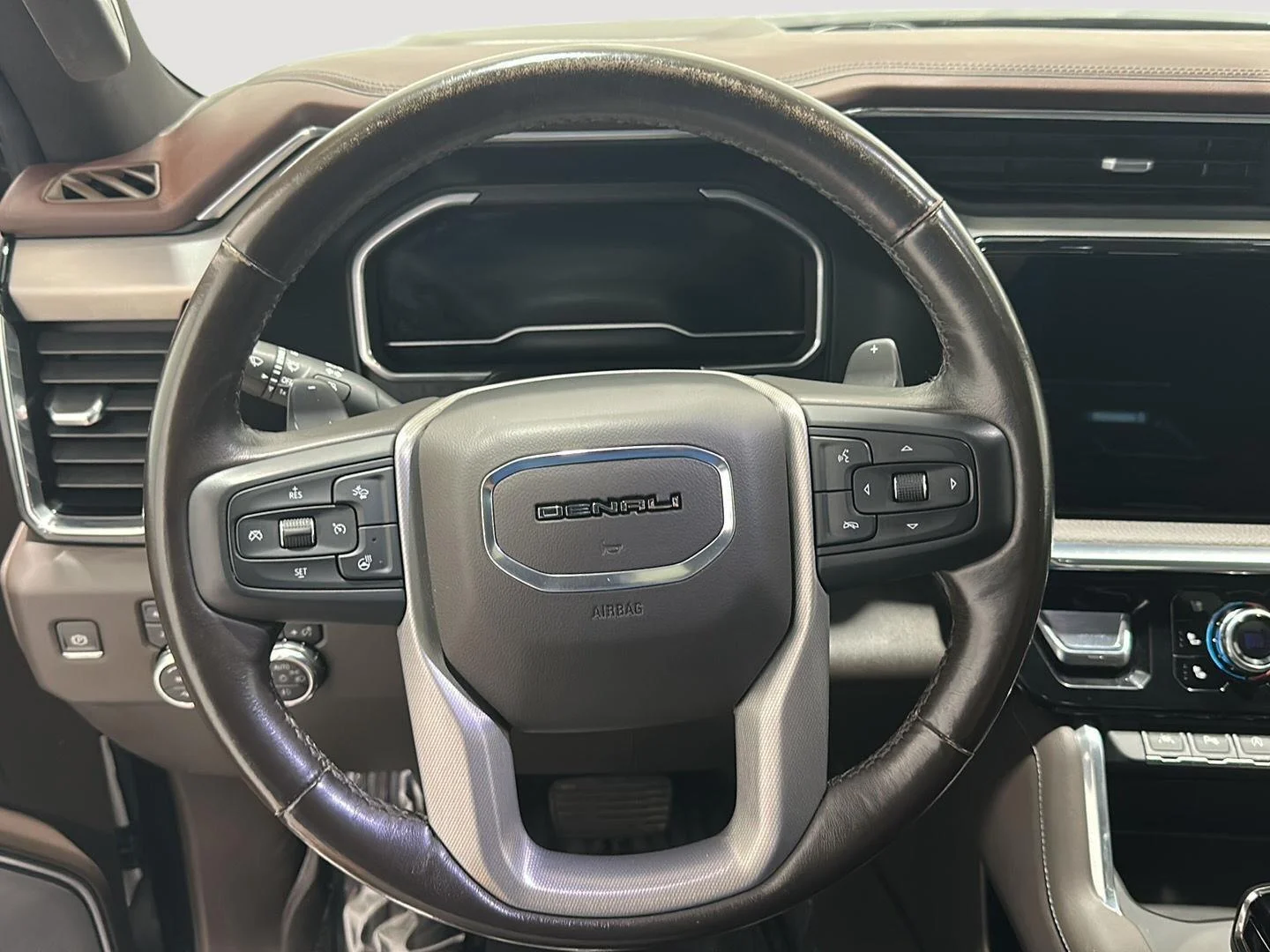 Used 2022 Onyx Black GMC Denali image 8