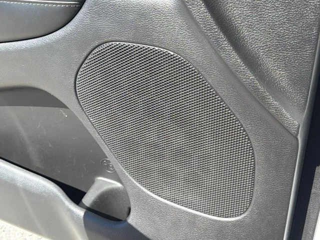 Used 2019 White Jeep Altitude image 22