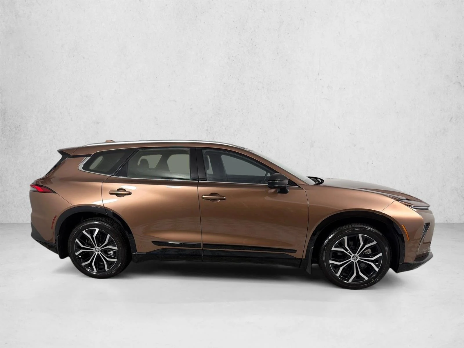 Used 2025 Copper Toyota XLE image 2