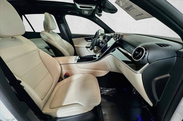 New 2026 Polar White Mercedes-Benz GLC 300 image 56