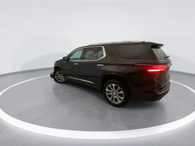 Used 2021 Red Chevrolet Premier image 2