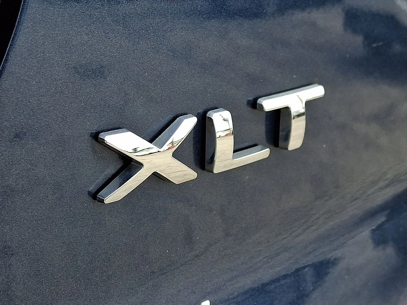 Used 2018 Blue Ford XLT image 30