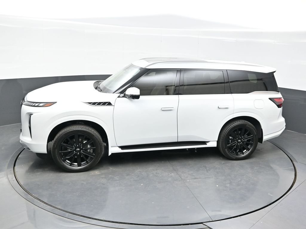 New 2026 RADIANT WHITE INFINITI Luxe 4WD image 41