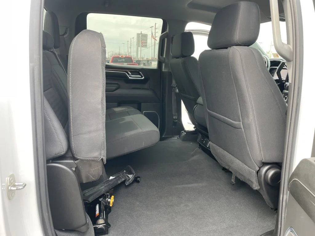 Used 2023 White Chevrolet LT image 34