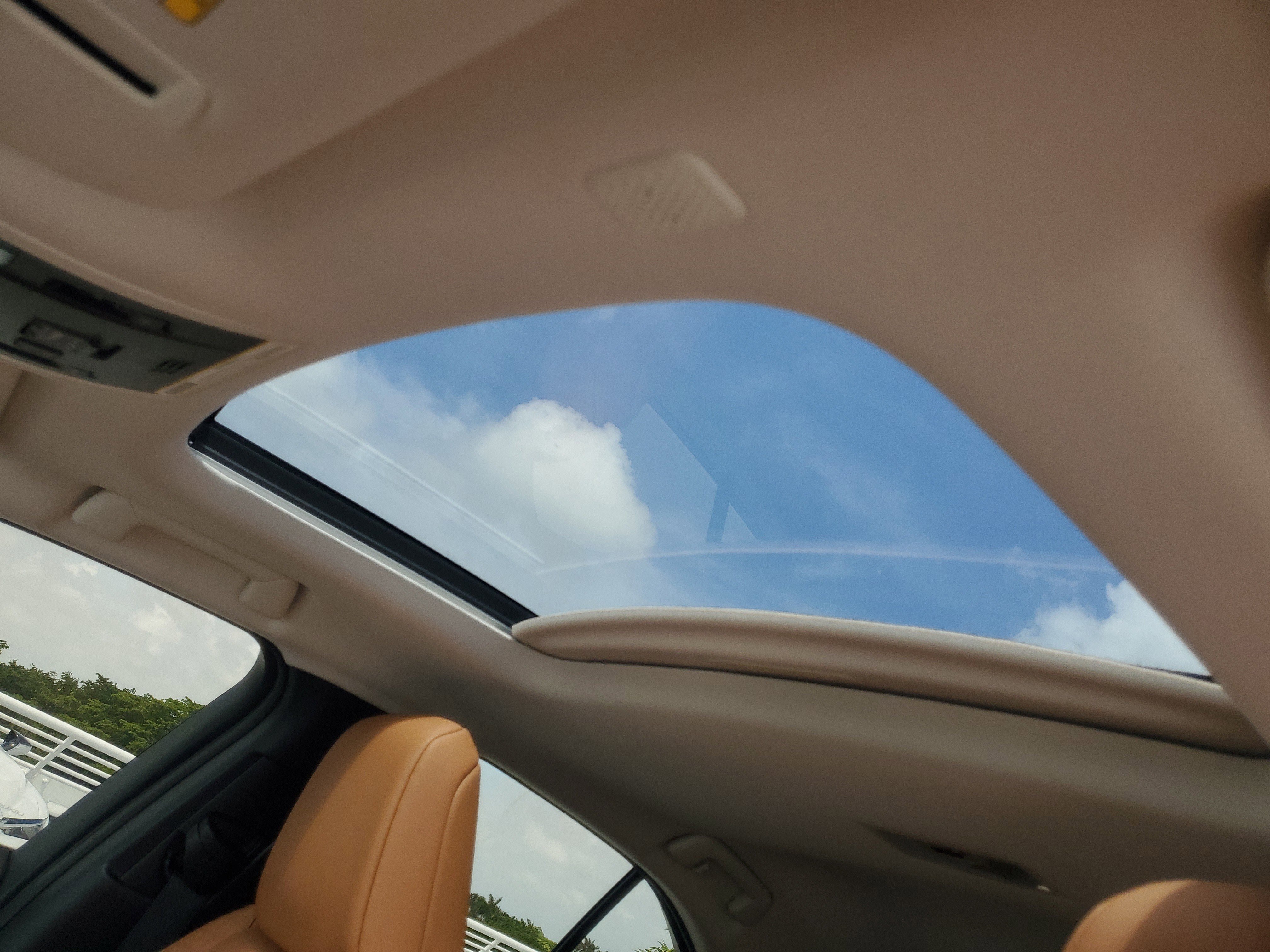 Certified Used 2022 White Pearl Lexus UX 200 image 18
