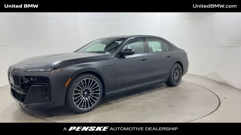 2026 BMW 7 Series 750e - Photo 4