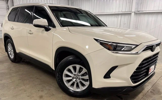 Used 2024 White Toyota XLE image 1