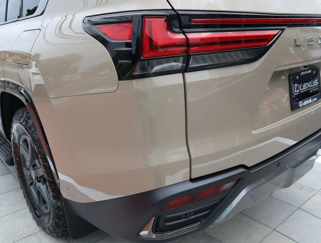 Used 2026  Lexus 700h Overtrail image 25