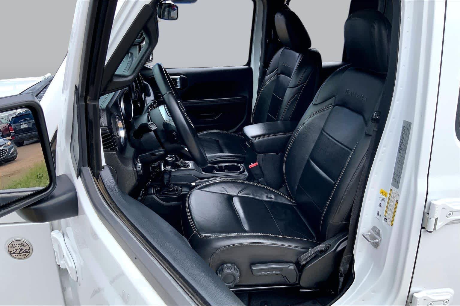 Used 2018 Bright White Clearcoat Jeep Sahara image 7