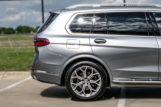 Used 2024 Gray BMW xDrive40i image 11