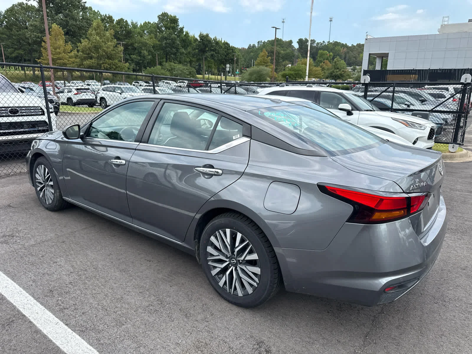 Used 2024 Gun Metallic Nissan 2.5 SV image 4